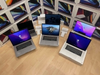 Macbook Pro 2018 TouchBar 15 4 eladó